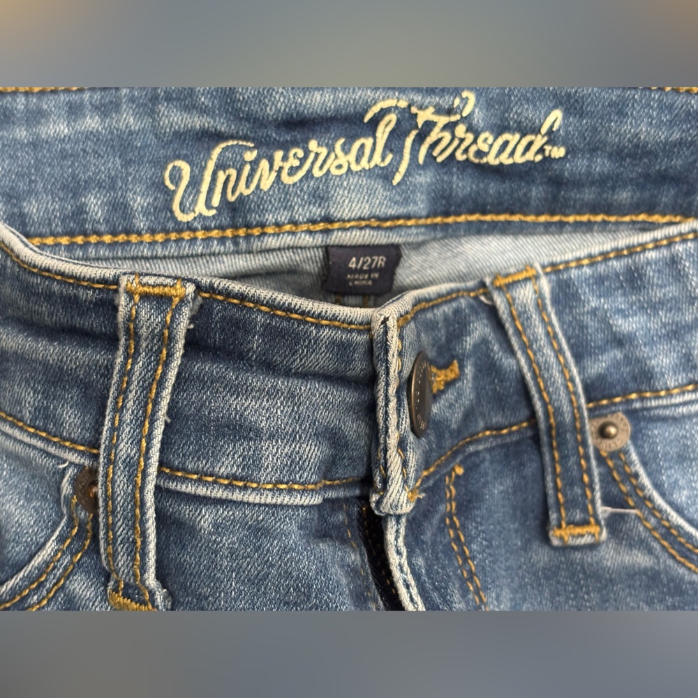 Universal Thread Dark Blue Relaxed skinny Jeans
